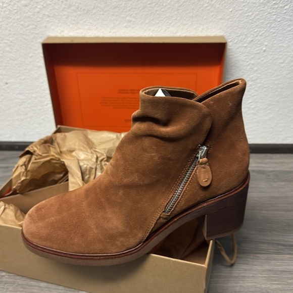 Gentle Souls by Kenneth Cole Bootie - Picture 5 of 5